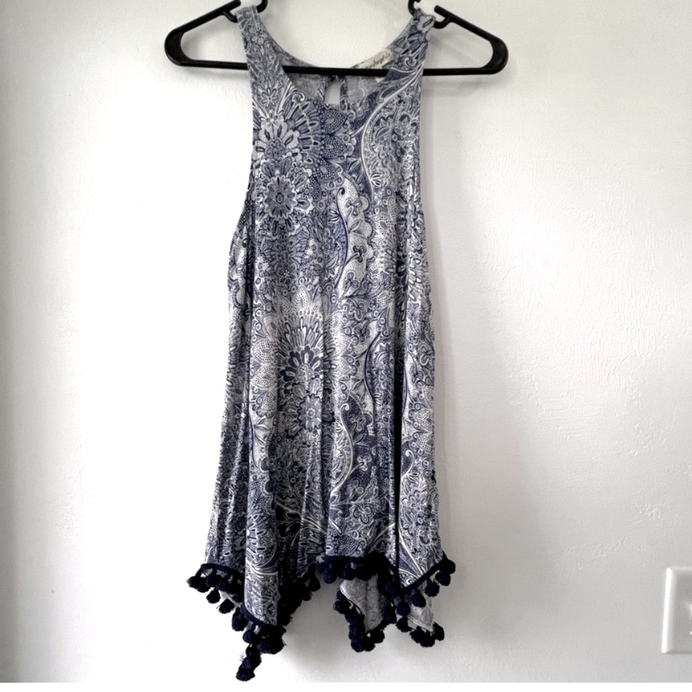 LOVE ON A HANGER PASLEY BLUE & WHITE SLEEVELESS BLOUSE